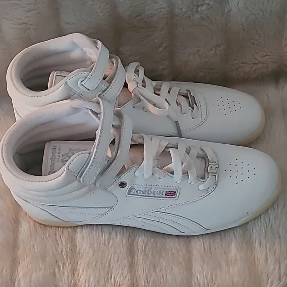 Reebok Classic White Sneakers - Picture 2 of 3